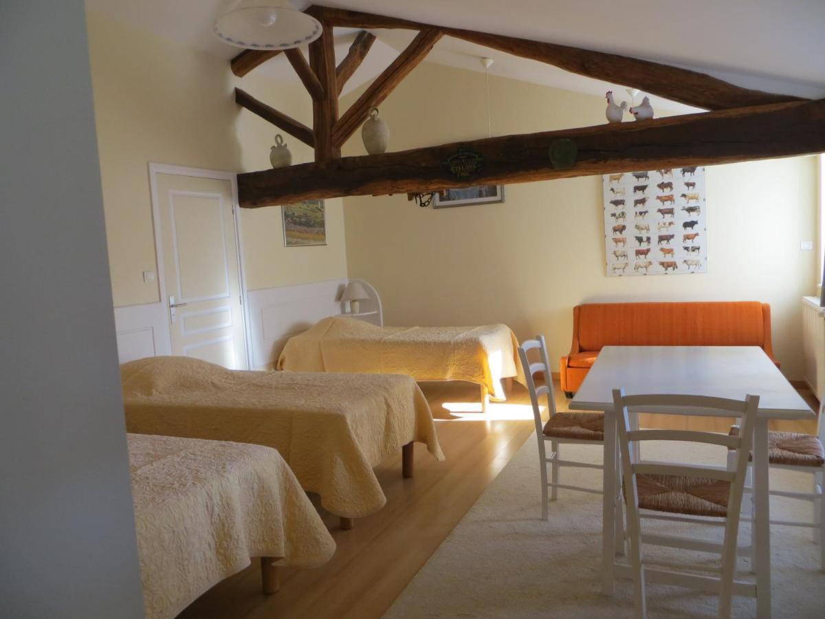 Bed and Breakfast La Vache Sur Le Toit Montagny  Esterno foto