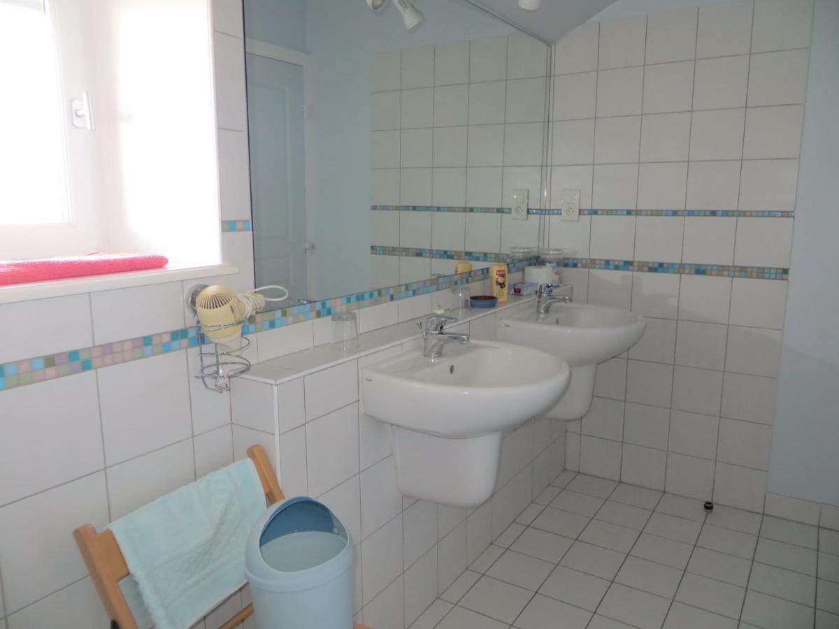 Bed and Breakfast La Vache Sur Le Toit Montagny  Esterno foto